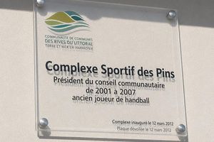 Plaque signalétique association — Aluminium / Plexiglas / Gravure laser